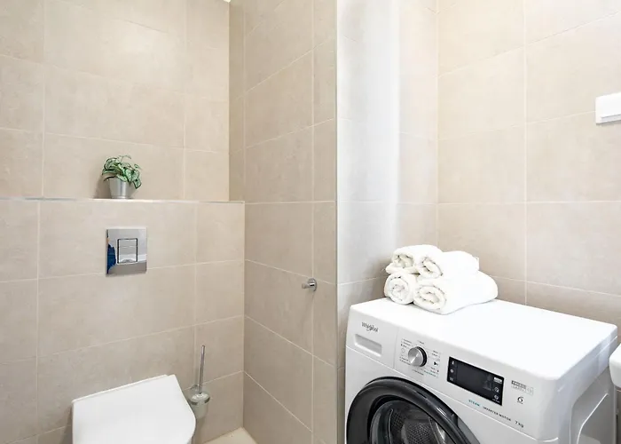 Balcony - Modern - Very Comfy