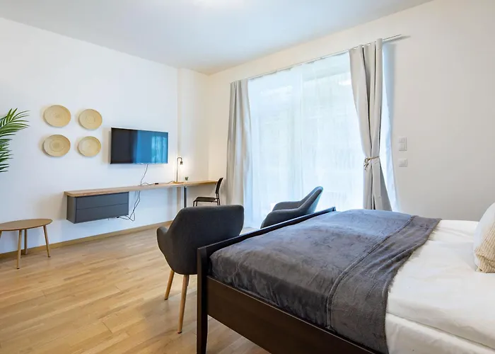 Balcony - Modern - Very Comfy *