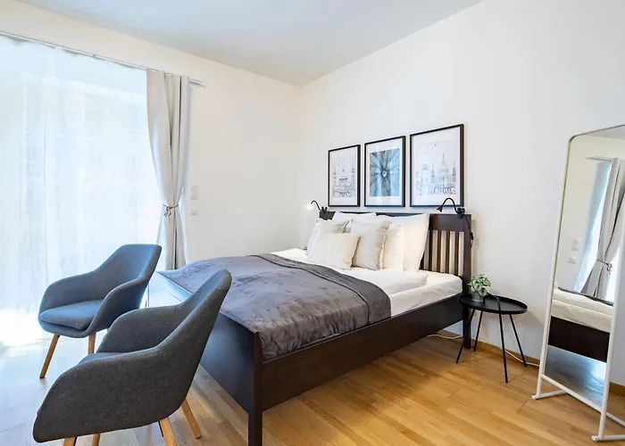 Balcony - Modern - Very Comfy *