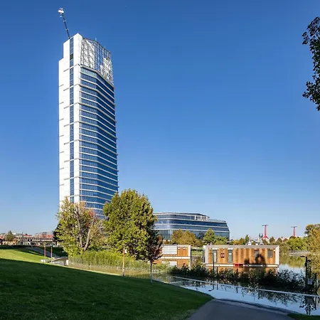 Balcony - Modern - Very Comfy *