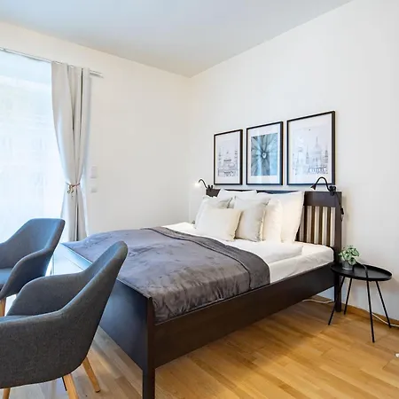 Balcony - Modern - Very Comfy *